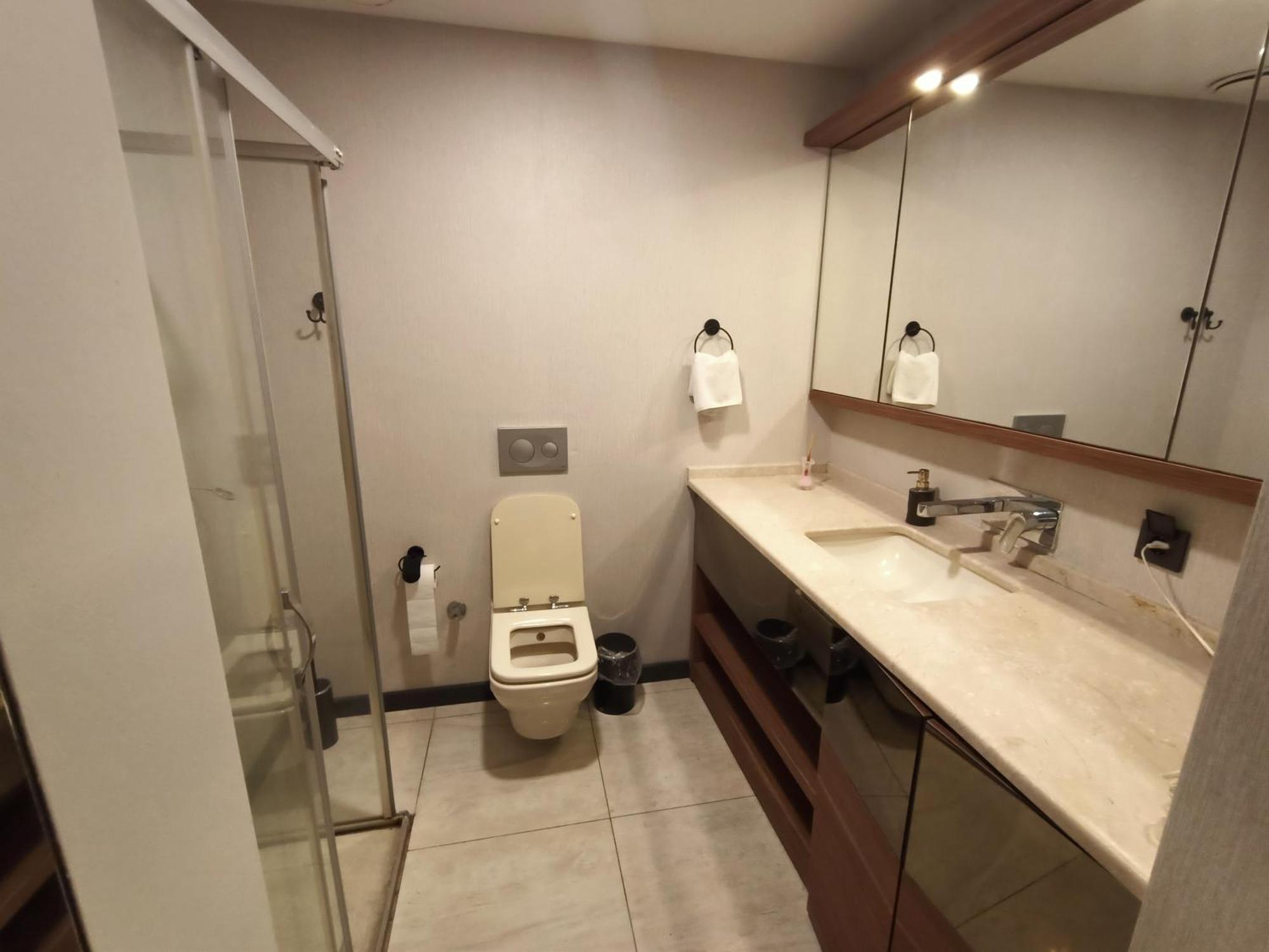 New Falcon Palas Otel Istanbul Bagian luar foto